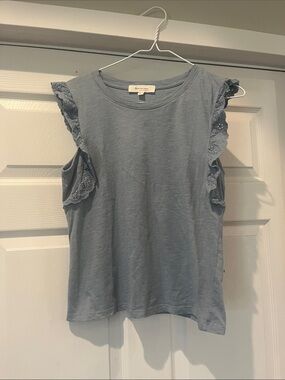 Two by Vince Camuto Light Blue Eyelet Ruffle Sleeve Tank XS